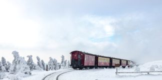 A sínek szabadsága: Amikor a megérkezés helyett az út válik a luxussá